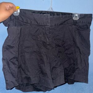 BLACK FORMAL SHORT